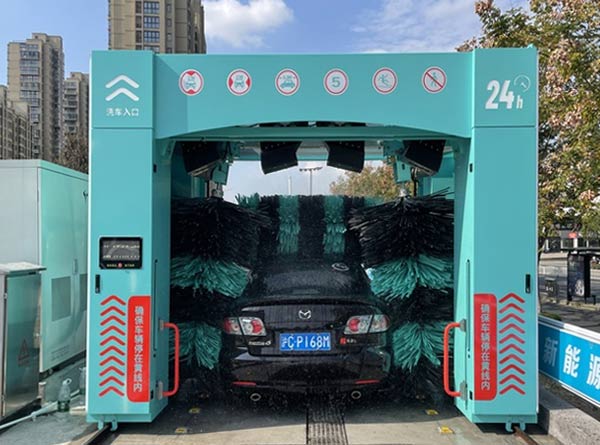浙江海寧的這個(gè)充電站充電，無(wú)人洗車，一站式服務(wù)